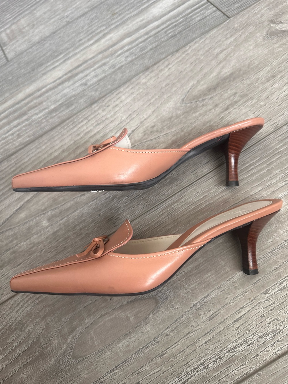 Cole Haan Peach Leather Slip-On Mules heels with Bow Detail size 6 - Picture 3 of 5
